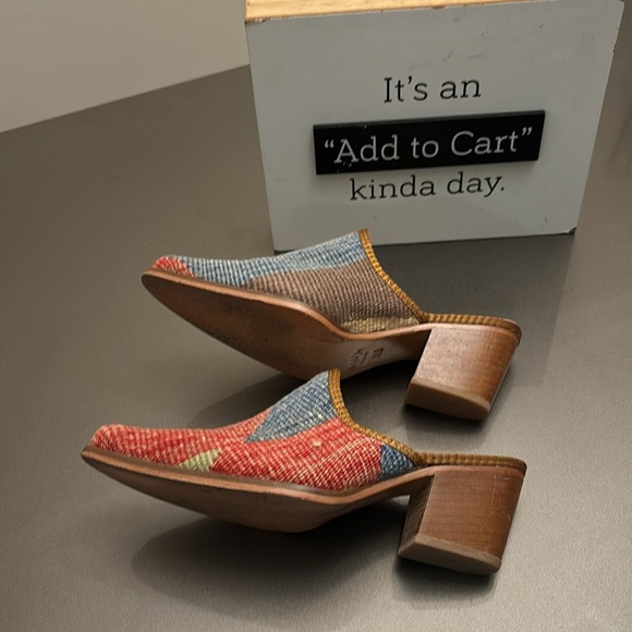 Stylish Multicolor Mules - Picture 6 of 7